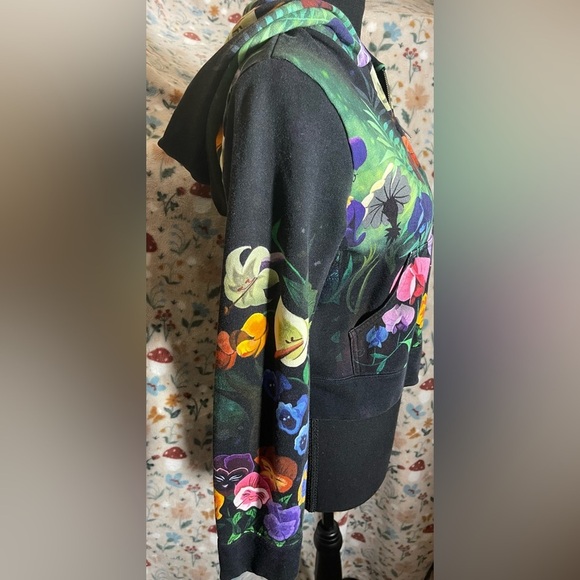 Marc by Marc Jacobs x Disney Alice in Wonderland Hoodie, Blk Multi, S, Preowned - Picture 9 of 15